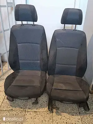 [eLicytacje] I licytacja - komplet przednich foteli samochodowych od pojazdu marki BMW nr VIN WBAUX3 - DEALLO.PL